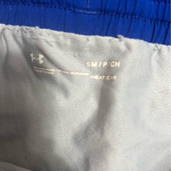 Under Armour Athletic Shorts - Picture 2 of 3